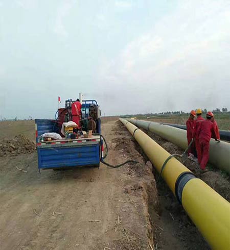 聚氨酯管道補口機(jī)(圖1) 聚氨酯管道補口機(jī)施工案例